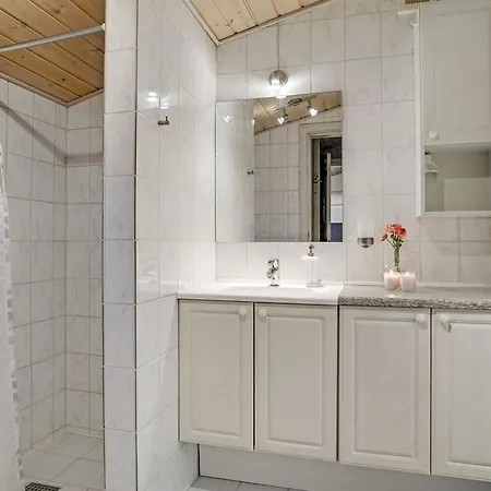 Leonor - 300m From The Sea By Interhome *