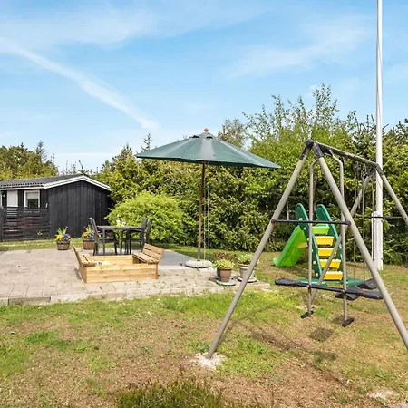 Leonor - 300m From The Sea By Interhome *