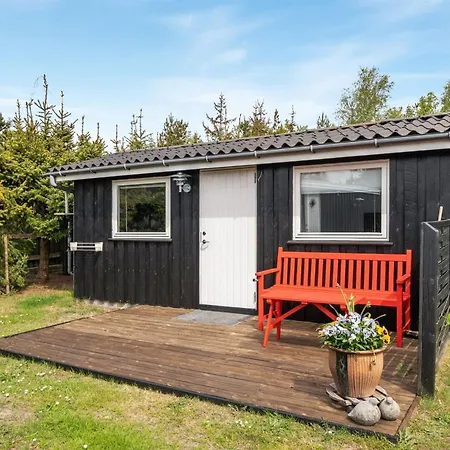 Leonor - 300m From The Sea By Interhome